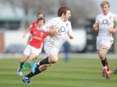 28.03.10 - Wales Under 18 v England Under 18 - England's Elliot Daly. 