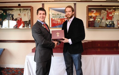 28.03.10 - Wales Under 18 v England Under 18 - Wales Under 18 Cap presentation. 