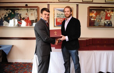 28.03.10 - Wales Under 18 v England Under 18 - Wales Under 18 Cap presentation. 