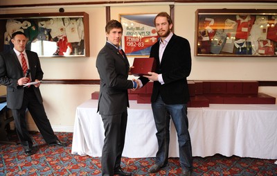 28.03.10 - Wales Under 18 v England Under 18 - Wales Under 18 Cap presentation. 