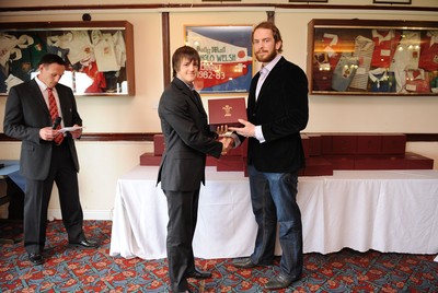 28.03.10 - Wales Under 18 v England Under 18 - Wales Under 18 Cap presentation. 