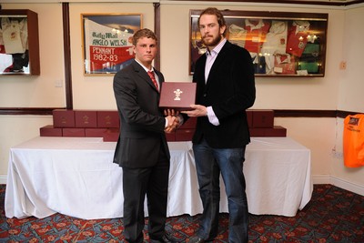 28.03.10 - Wales Under 18 v England Under 18 - Wales Under 18 Cap presentation. Thomas Young. 
