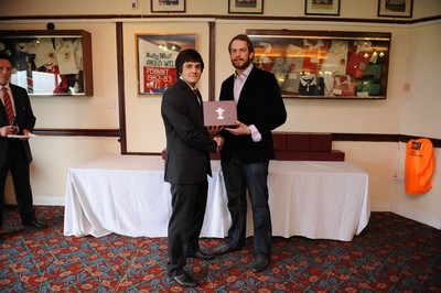 28.03.10 - Wales Under 18 v England Under 18 - Wales Under 18 Cap presentation. 