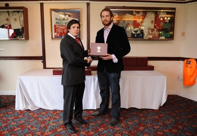 28.03.10 - Wales Under 18 v England Under 18 - Wales Under 18 Cap presentation. 