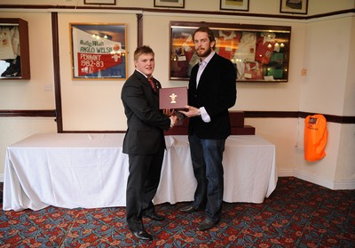 28.03.10 - Wales Under 18 v England Under 18 - Wales Under 18 Cap presentation. 