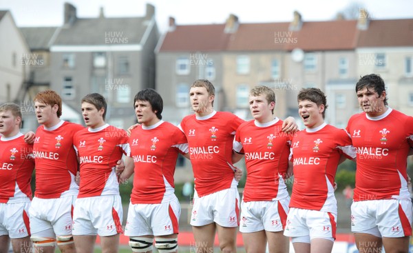 28.03.10 - Wales Under 18 v England Under 18 - Wales' Tom Prydie(centre). 
