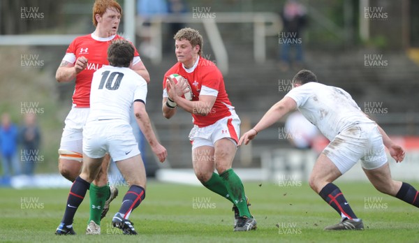 28.03.10 - Wales Under 18 v England Under 18 - Wales' Thomas Young. 