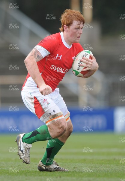 28.03.10 - Wales Under 18 v England Under 18 - Wales' Dan Baker. 