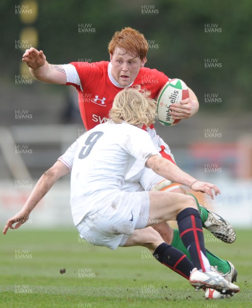 28.03.10 - Wales Under 18 v England Under 18 - Wales' Dan Baker. 