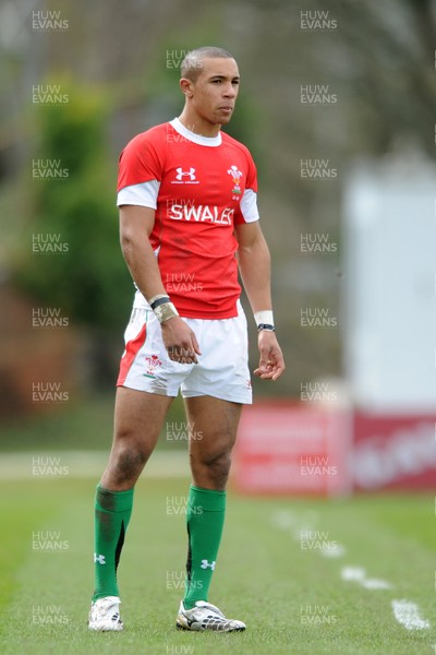 28.03.10 - Wales Under 18 v England Under 18 - Wales' Eli Walker. 