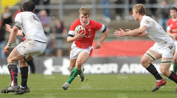 28.03.10 - Wales Under 18 v England Under 18 - Wales' Jonathan Evans. 