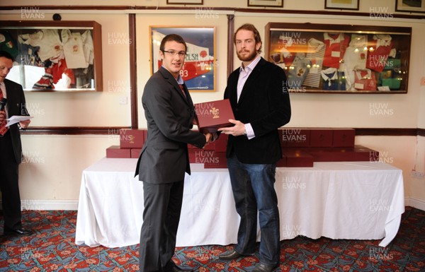 28.03.10 - Wales Under 18 v England Under 18 - Wales Under 18 Cap presentation. 