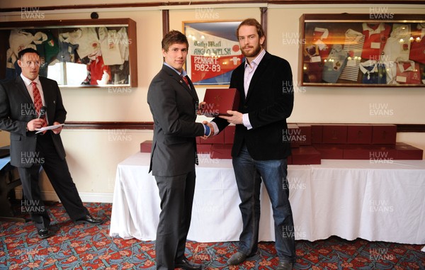 28.03.10 - Wales Under 18 v England Under 18 - Wales Under 18 Cap presentation. 