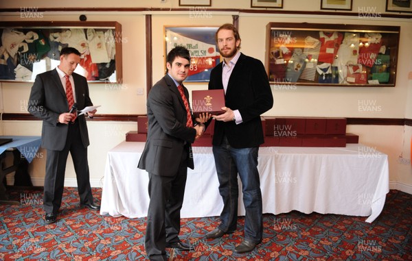 28.03.10 - Wales Under 18 v England Under 18 - Wales Under 18 Cap presentation. 