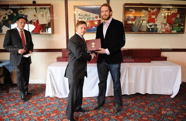 28.03.10 - Wales Under 18 v England Under 18 - Wales Under 18 Cap presentation. 