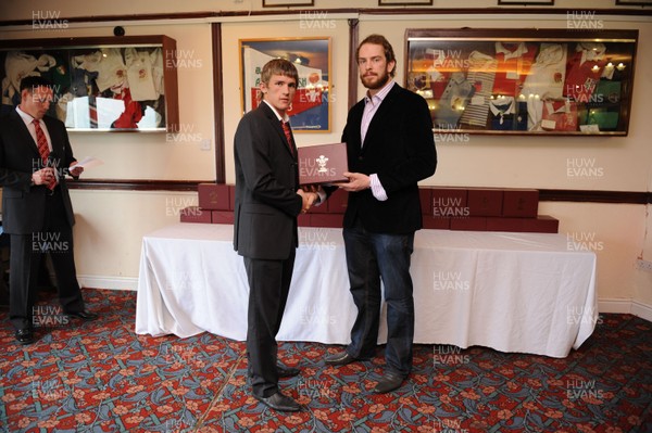 28.03.10 - Wales Under 18 v England Under 18 - Wales Under 18 Cap presentation. 