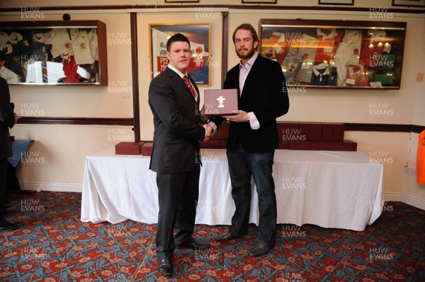 28.03.10 - Wales Under 18 v England Under 18 - Wales Under 18 Cap presentation. 