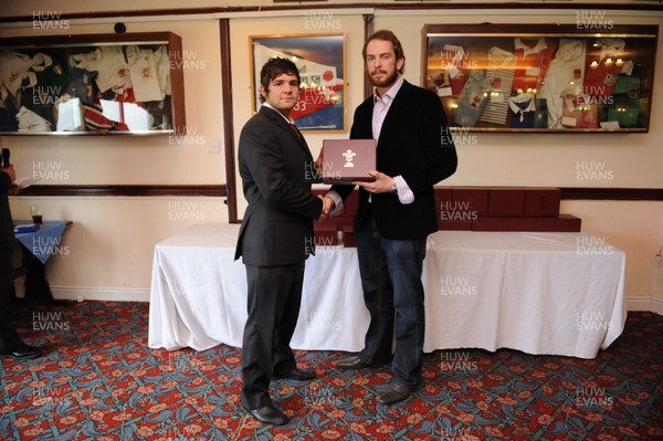 28.03.10 - Wales Under 18 v England Under 18 - Wales Under 18 Cap presentation. 