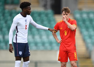 290321 - Wales U18 v England U18 - Under 18 International Match - Daniel Oyegoke of England and Oli Ewing of Wales