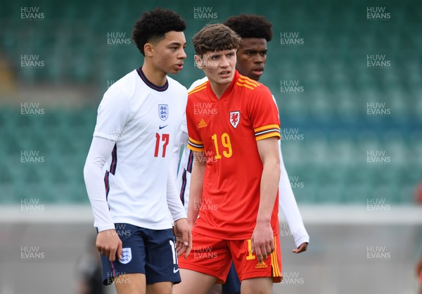 290321 - Wales U18 v England U18 - Under 18 International Match - Samuel Edozie of England and Connor Salisbury of Wales