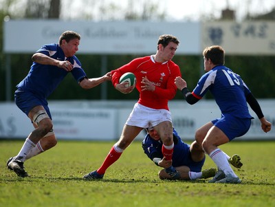 01.04.08 - Wales v France - Under 18 Six Nations 2008 - France's Sebastien Mazet, Camille Canivet and Clement Baldy tackle James Loxton of Wales  