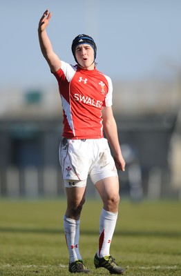 06.03.11 - Wales Under 18 v France Under 18 - Sam Davies of Wales. 
