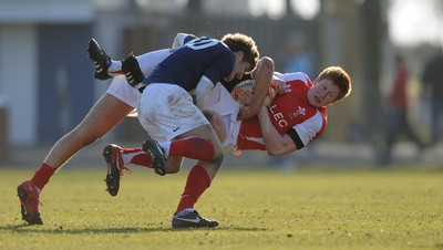 06.03.11 - Wales Under 18 v France Under 18 - Rhys Patchell of Wales. 