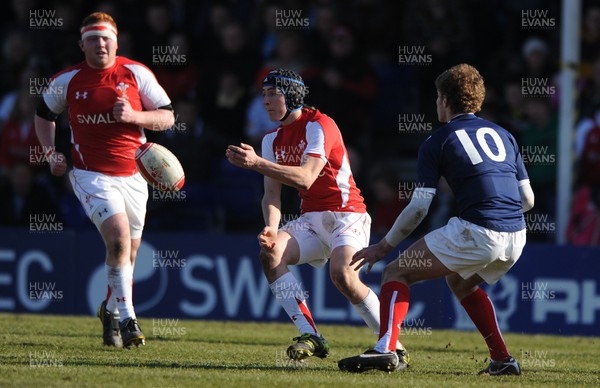 06.03.11 - Wales Under 18 v France Under 18 - Sam Davies of Wales. 