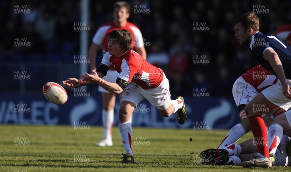 06.03.11 - Wales Under 18 v France Under 18 - Rhodri Williams of Wales. 