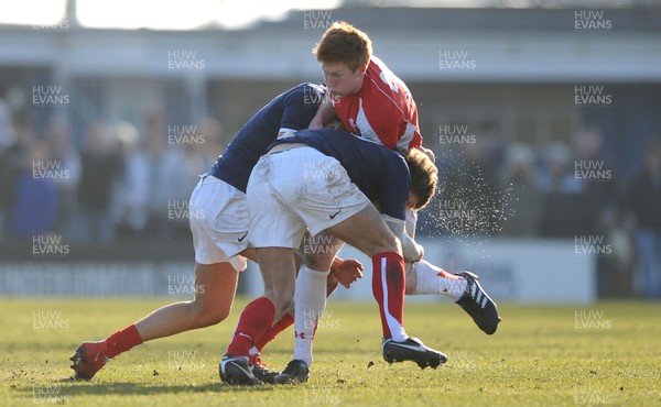 06.03.11 - Wales Under 18 v France Under 18 - Rhys Patchell of Wales. 