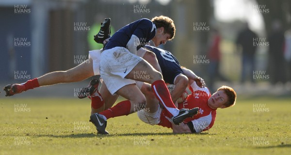 06.03.11 - Wales Under 18 v France Under 18 - Rhys Patchell of Wales. 