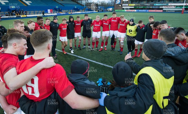 170319 - Wales U18 v France U18, Under 18 International - The Wales U18 team huddle together after their victory over France