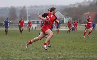 24.02.08 .. Wales U18 XV v France U18 Academy, Ebbw Vale -  Wales' Liam Powell runs in to score try 