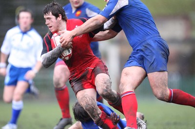 24.02.08 .. Wales U18 XV v France U18 Academy, Ebbw Vale -  Wales' Gareth Davies looks to break away 