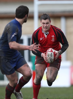 24.02.08 .. Wales U18 XV v France U18 Academy, Ebbw Vale -  Wales' Ieuan Coombes 