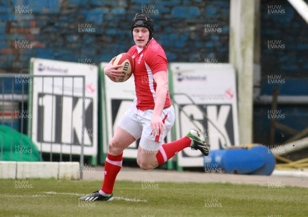 240213 Wales U18 v France U18 - U18 Championship -Wales' Dafydd Howells runs in to score 