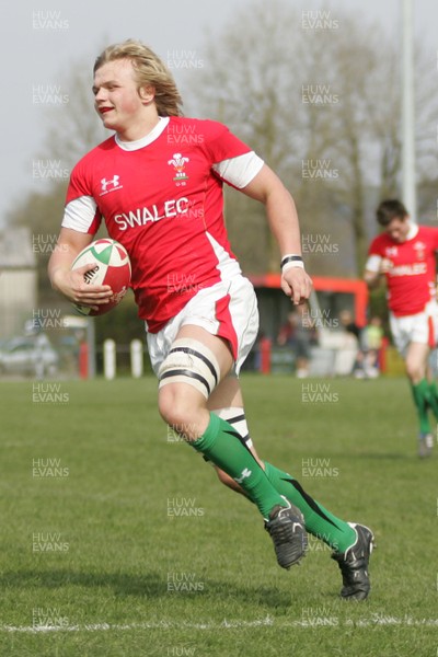 10.04.10 Wales U18 v Italy U18 - Under 18s 5 Nations Festival -  Wales' Luke Hamilton races over to score a try.  