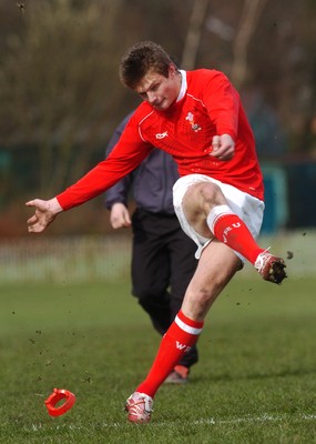 11.03.07 - Under 18 Six Nations Wales u18 v Italy u18 Wales Daniel Biggar kicks for goal 