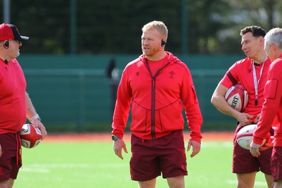 140326 - Wales U18 v Italy U18 - coach of Wales Richie Pugh