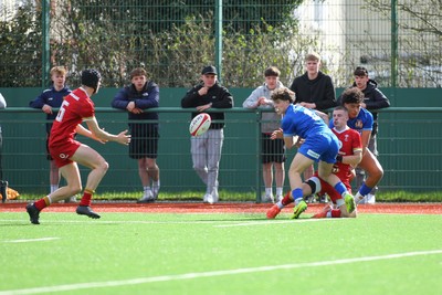 140326 - Wales U18 v Italy U18 - Sam Morgan of Wales takes the offload to score a try