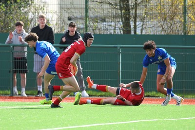 140326 - Wales U18 v Italy U18 - Sam Morgan of Wales crosses to score a try