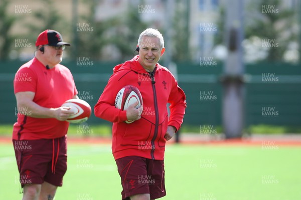 140326 - Wales U18 v Italy U18 - coach of Wales Gareth Wyatt