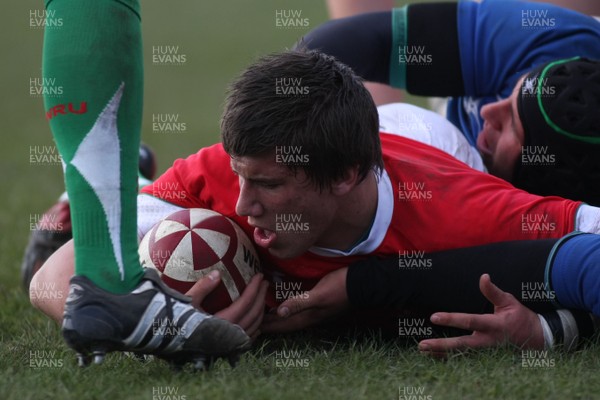 22.03.09 Wales vs. Italy. Under 18's 6 Nations. Adam Jones crashes over to score for Wales. 