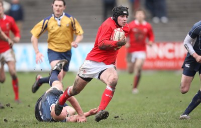16.03.08 ..  Wales U18 v Scotland U18, Aberavon -  Wales' Adam Hughes races away to score try 