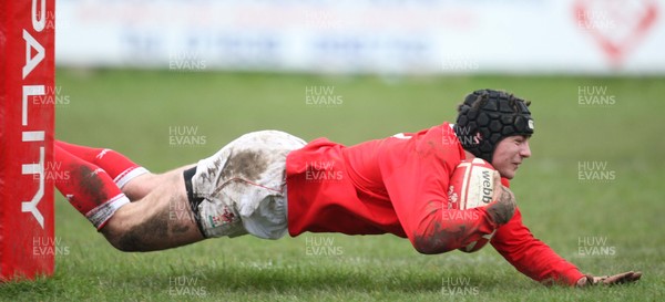 16.03.08 ..  Wales U18 v Scotland U18, Aberavon -  Wales' Adam Hughes dives in to score try 