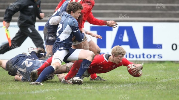 16.03.08 ..  Wales U18 v Scotland U18, Aberavon -  Wales' Ben John reaches out to score try 