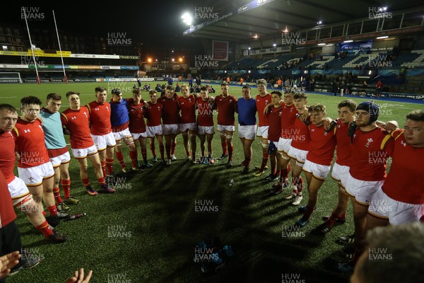 080417 - Wales U18s v Scotland U18s - Under 18 International Series - Wales team huddle at full time