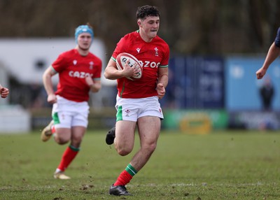 190323 - Wales U18s v Scotland U18s - Friendly - Harri Wilde of Wales runs in to score a try