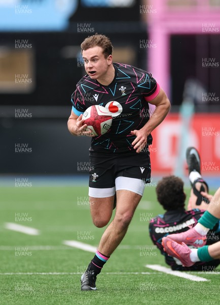 290326 - Wales U19 v Ireland U19 - Rhys Cole of Wales attacks