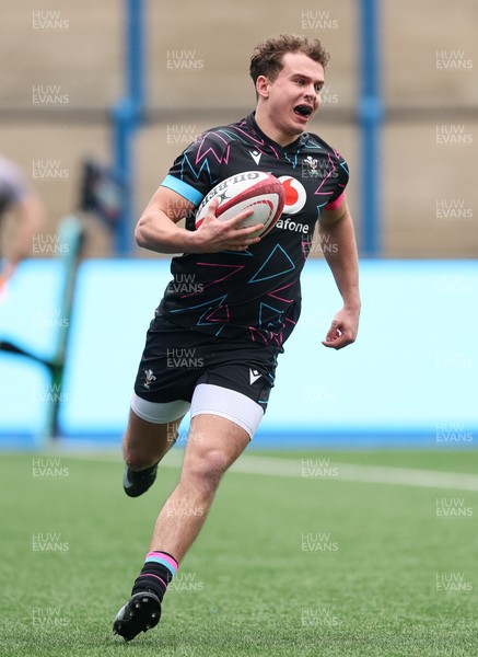 290326 - Wales U19 v Ireland U19 - Rhys Cole of Wales races in to score try